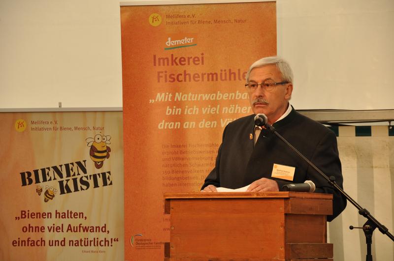 Gru&szlig;wort von Manfred Hederer (Pr&auml;sident Deutscher Berufs- und Erwerbsimkerbund) 