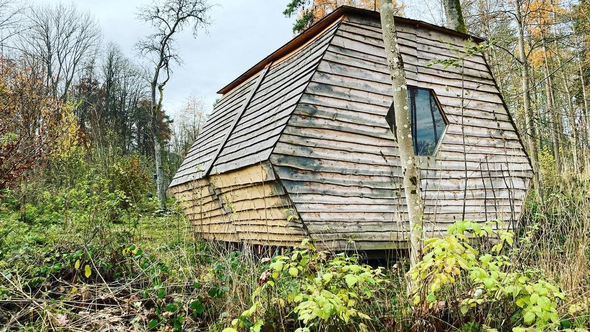 Ein echter Hinkucker: Die Wabenh&uuml;tte im Bienengarten. (Foto: Nick Leukhardt)