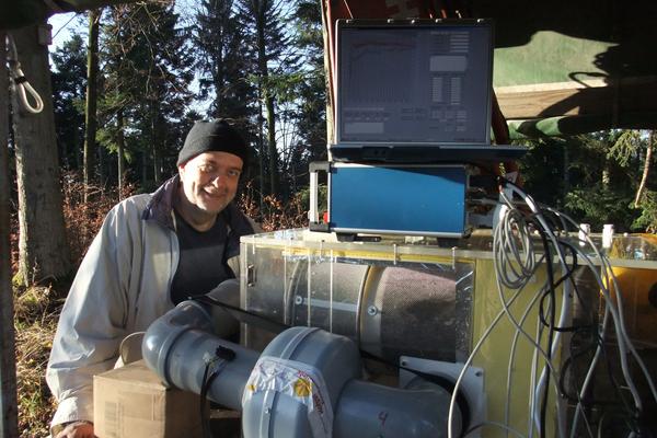 Hyperthermie-Forschung an der Fischerm&uuml;hle. Mellifera e. V. entwickelt und erprobt neue Verfahren zur Varroa-Behandlung. 