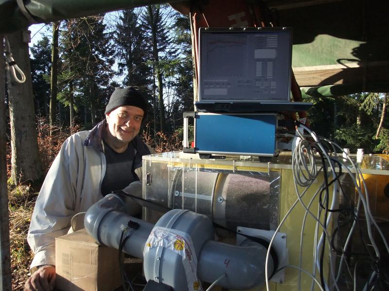 Hyperthermie-Forschung an der Fischerm&uuml;hle. Mellifera e. V. entwickelt und erprobt neue Verfahren zur Varroa-Behandlung. 